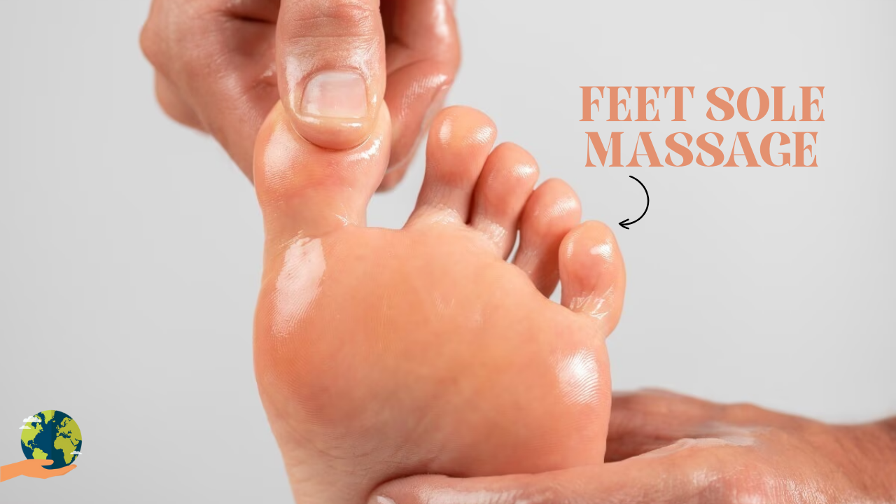 Feet Sole Massage: रात को करें पैर के तलवों की मालिश, दूर होगी ये समस्याएं